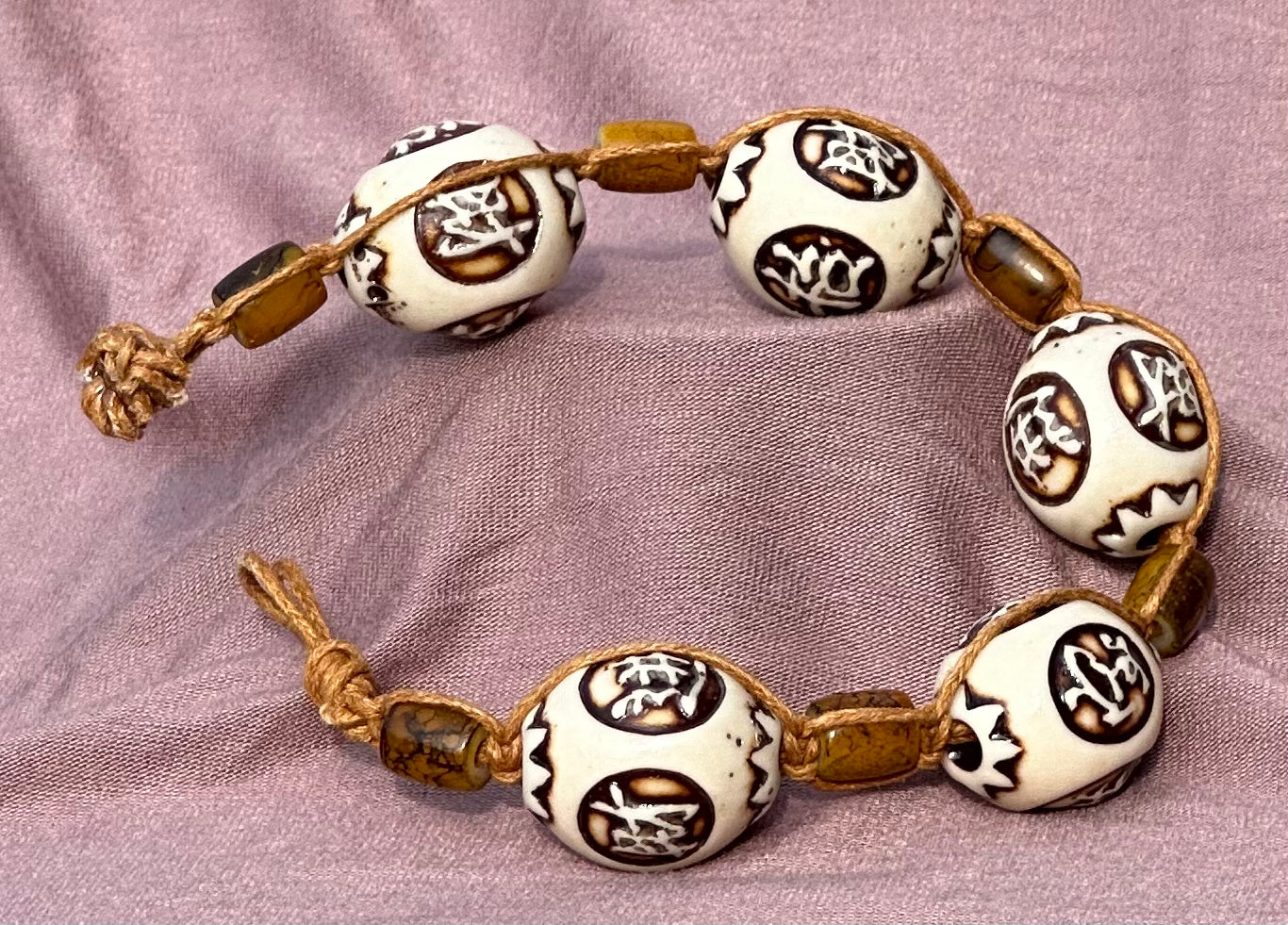 Bracelet featuring Oriental motifs - Dr. Jen Jitsu