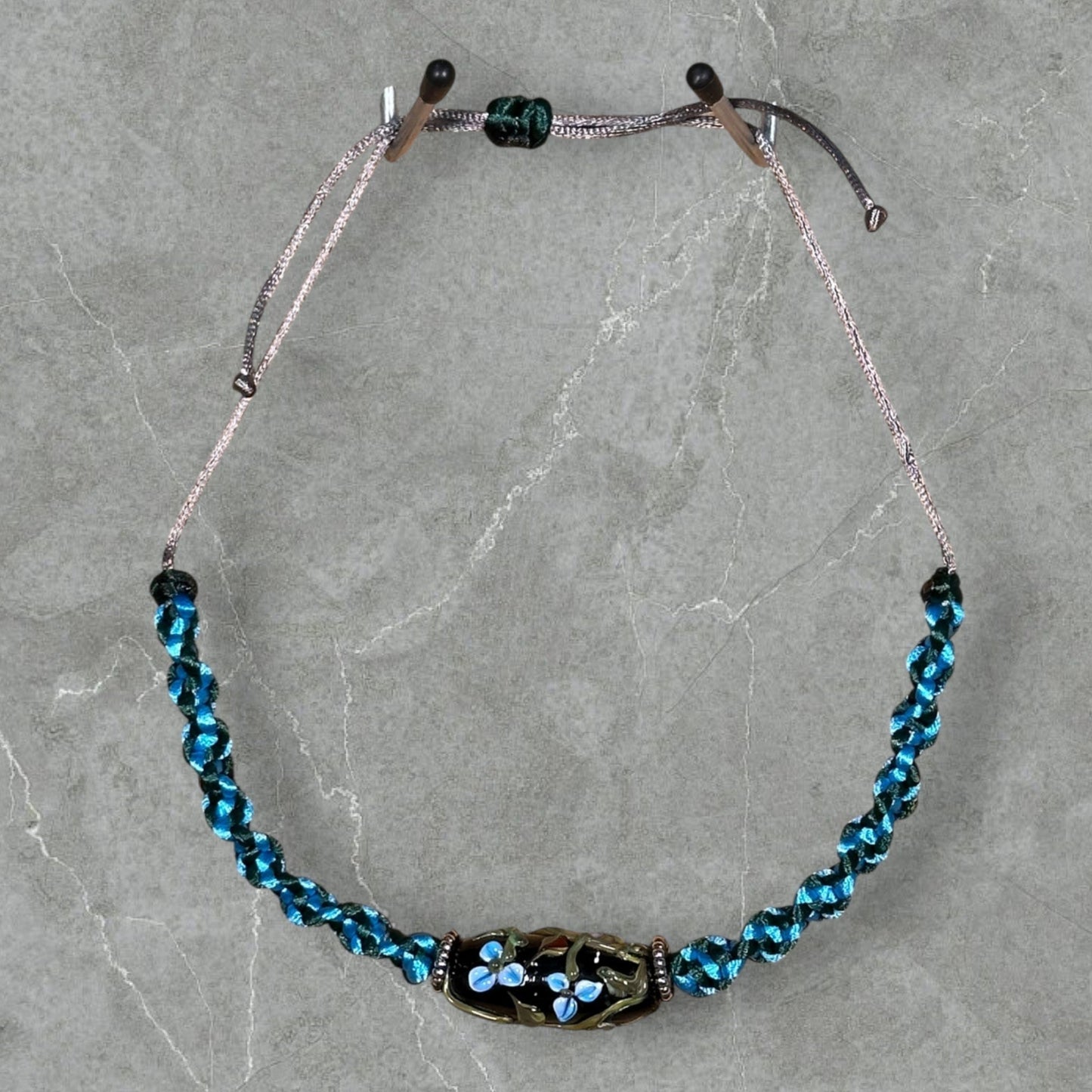 Small blue flowers necklace