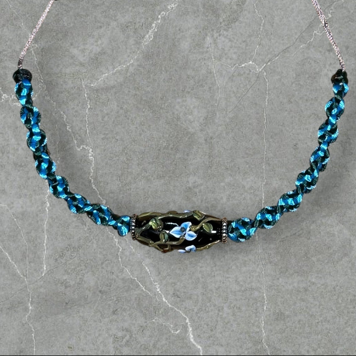 Small blue flowers necklace